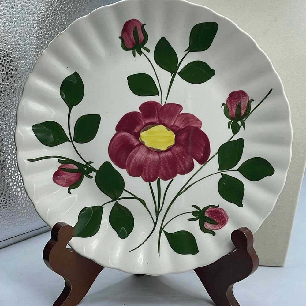 Blue Ridge Southern Potteries “Red Nocturne” dinner 9” plate.